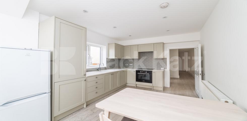 			New Instruction! Garden flat, 3 Bedroom, 1 bath, 1 reception Ground Floor Flat			 Imperial Road , Bounds Green / Wood Green